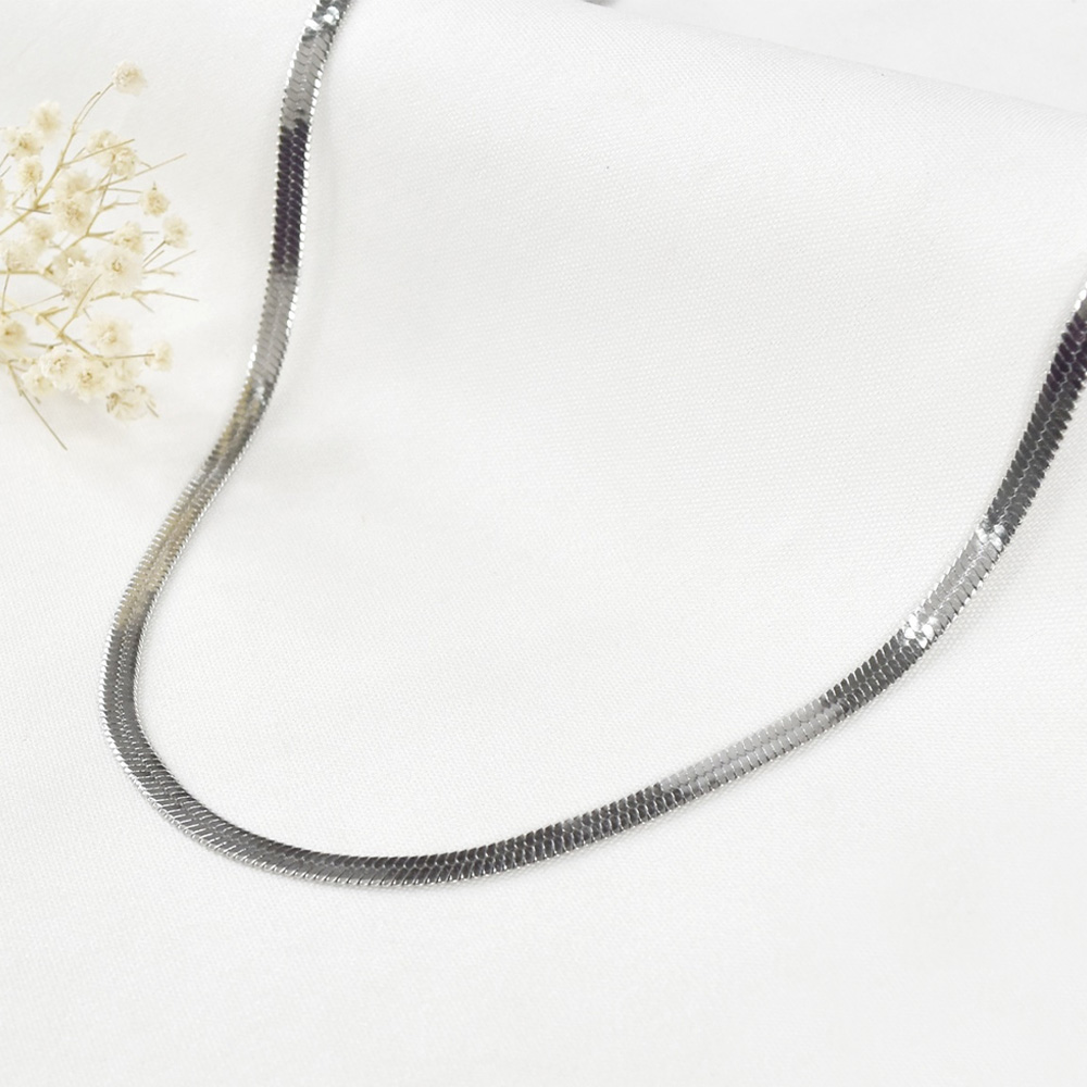 گردنبند مدل ماری نقره ای 